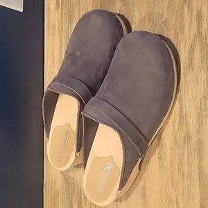 Sandgrens Navy Tokyo Clogs Sz 40